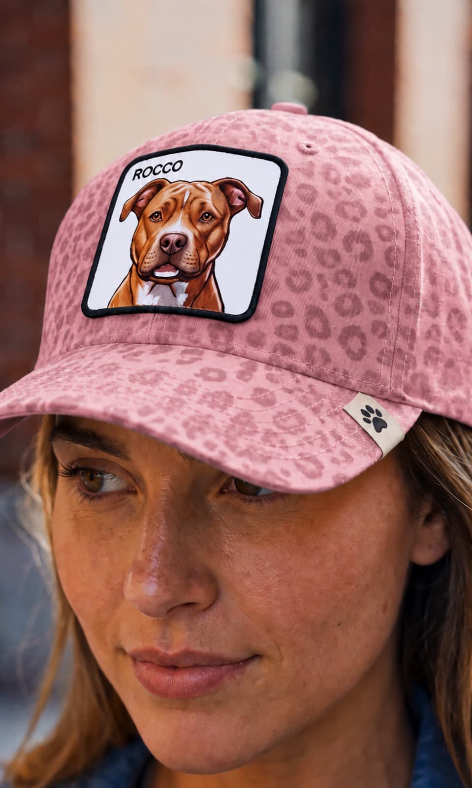 Gorra Rosa Leopardo con el patch de Rocco